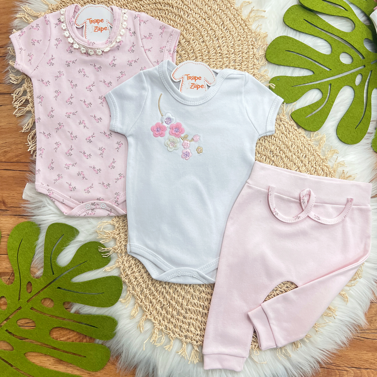 Conj. de Malha 3 peças - Galhinhos de Flores - Rosa e Branco